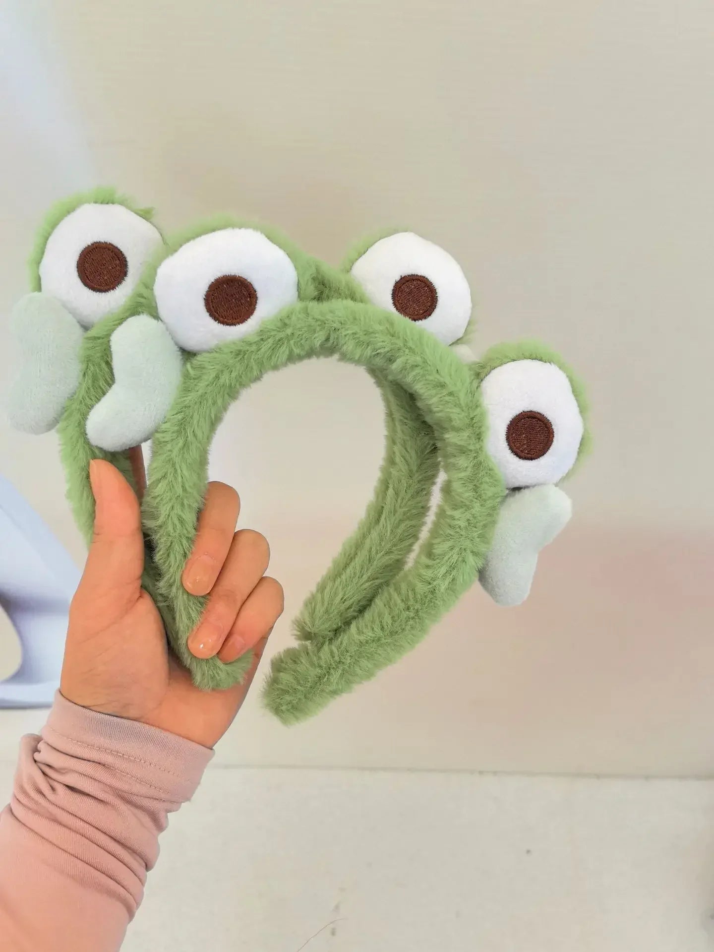 Cute cartoon frog headband women wash face hair accessories autumn and winter plush children daily need gift headband