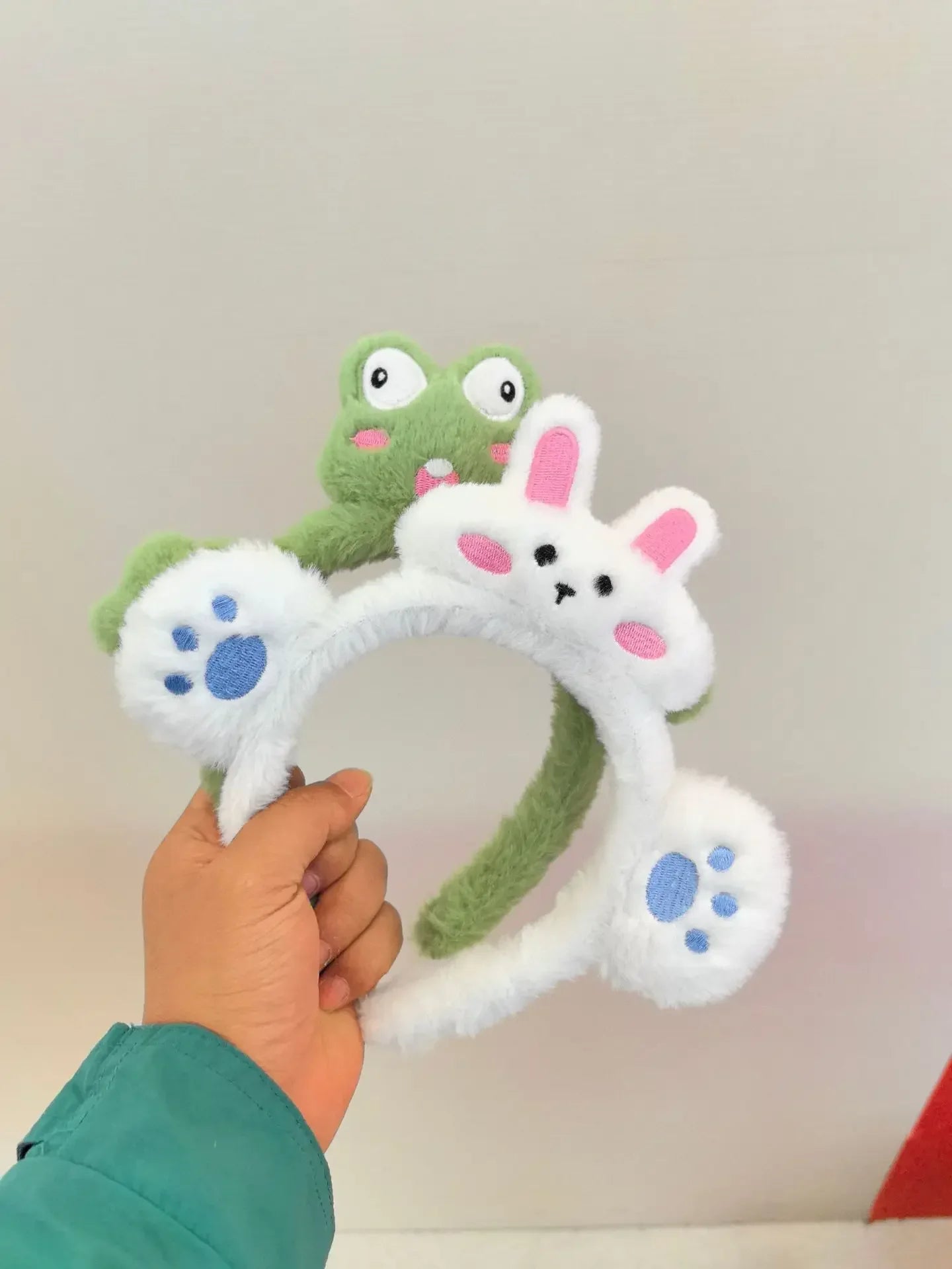 Cute cartoon frog headband women wash face hair accessories autumn and winter plush children daily need gift headband